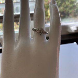 FLOWER ENGAGEMENT, PROMISE RING  - P 900, 0.50 CT DIAMONDS, PRE-OWNED